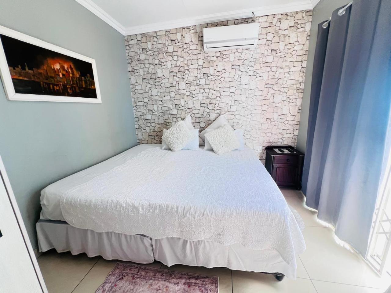 Oteng Lifestyle Bnb Bed & Breakfast รัสเทนเบิร์ก ภายนอก รูปภาพ